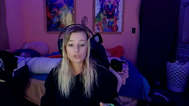 Snapshot of AsiaGoesPro chatting on November 2025 07:30:01 AM AsiaGoesPro online show from November 2025 07:30:01 AM