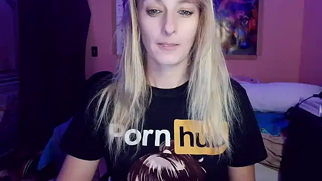 Snapshot of AsiaGoesPro chatting on November 2025 01:10:01 PM AsiaGoesPro online show from November 2025 01:10:01 PM