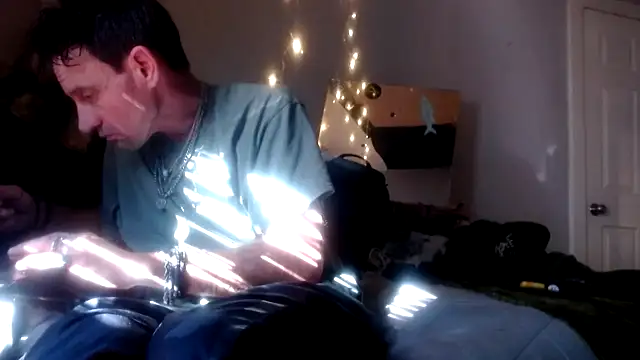 Snapshot of lickthecat chatting on November 2025 10:57:01 PM lickthecat online show from November 2025 10:57:01 PM