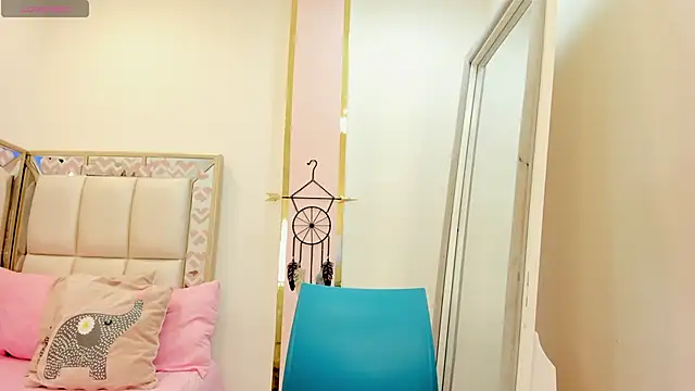 Oriana Davis1 online show from January 2025 04:52:01 AM