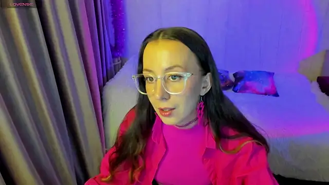 CurlySteph online show from November 2025 04:00:01 PM