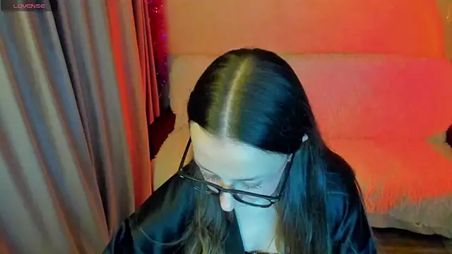 Snapshot of CurlySteph chatting on October 2025 04:26:02 PM CurlySteph online show from October 2025 04:26:02 PM