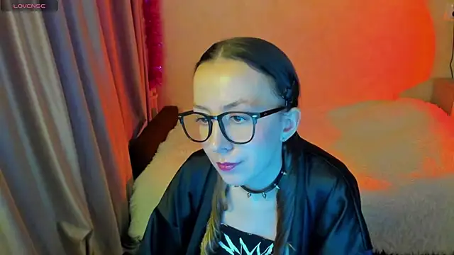 Snapshot of CurlySteph chatting on October 2025 02:51:01 PM CurlySteph online show from October 2025 02:51:01 PM