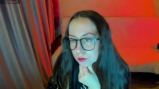 Snapshot of CurlySteph chatting on October 2025 06:27:01 PM CurlySteph online show from October 2025 06:27:01 PM