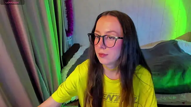 CurlySteph online show from November 2025 05:50:01 PM