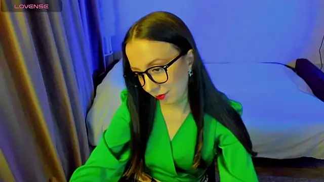 CurlySteph online show from April 2026 07:58:01 PM