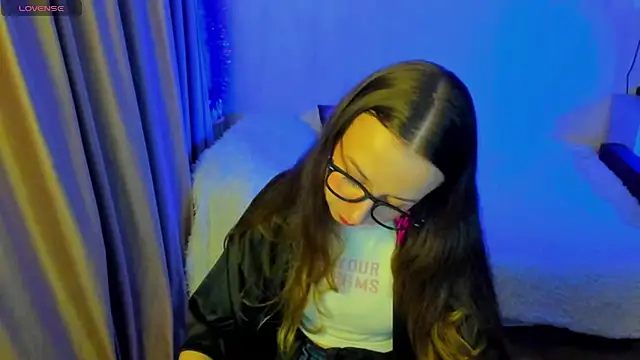 CurlySteph online show from December 2025 07:26:02 PM