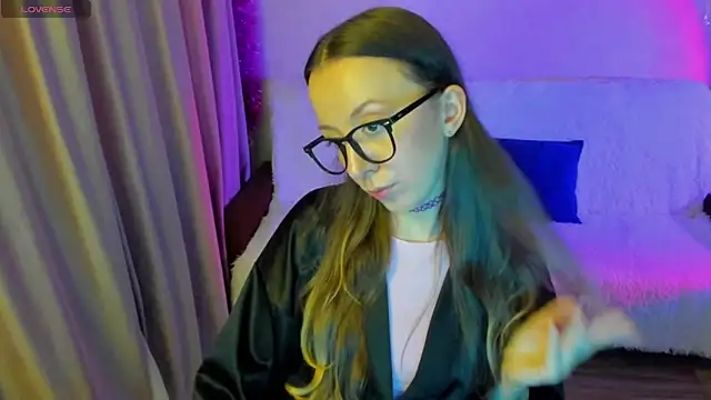 Snapshot of CurlySteph chatting on September 2025 03:28:01 PM CurlySteph online show from September 2025 03:28:01 PM