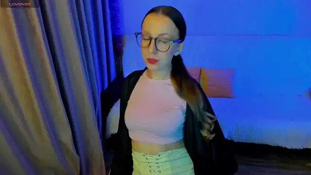 Snapshot of CurlySteph chatting on October 2025 04:41:01 PM CurlySteph online show from October 2025 04:41:01 PM