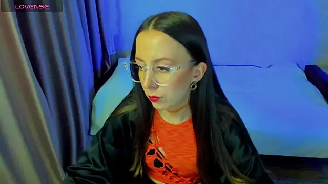 CurlySteph online show from April 2026 07:06:02 PM