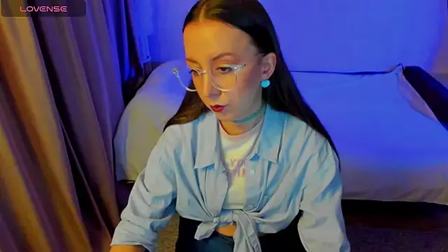 CurlySteph online show from April 2026 07:49:01 PM