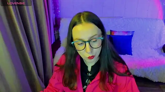 CurlySteph online show from December 2025 04:31:01 PM