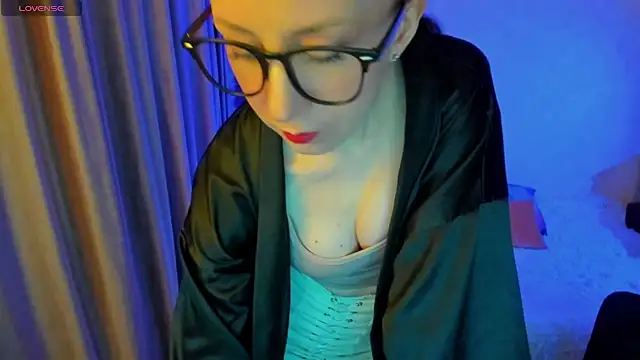 Snapshot of CurlySteph chatting on October 2025 04:19:02 PM CurlySteph online show from October 2025 04:19:02 PM