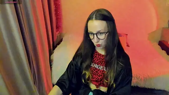 Snapshot of CurlySteph chatting on October 2025 07:14:02 PM CurlySteph online show from October 2025 07:14:02 PM