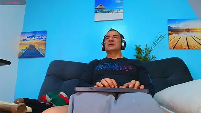 juanses n toro online show from October 2025 01:12:02 PM
