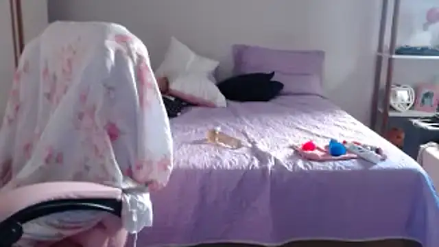 bustycarly online show from May 2026 06:52:02 PM