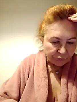 Hottie-Mom online show from April 2026 08:32:02 PM