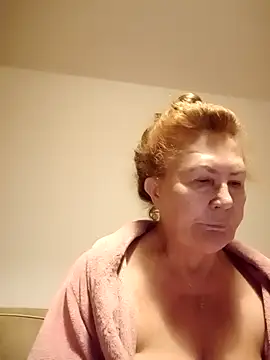 Hottie-Mom online show from September 2025 09:32:02 PM