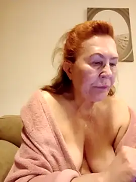 Hottie-Mom online show from April 2026 08:37:01 PM