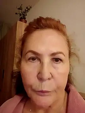 Hottie-Mom online show from October 2025 09:37:01 PM