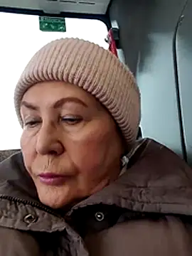 Hottie-Mom online show from February 2026 10:25:02 AM