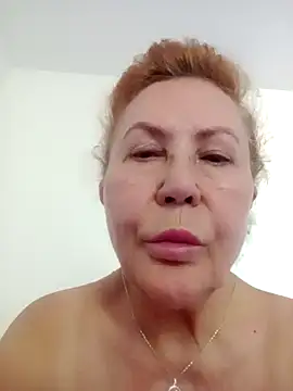 Snapshot of Hottie-Mom chatting on June 2026 06:52:02 AM Hottie-Mom online show from June 2026 06:52:02 AM