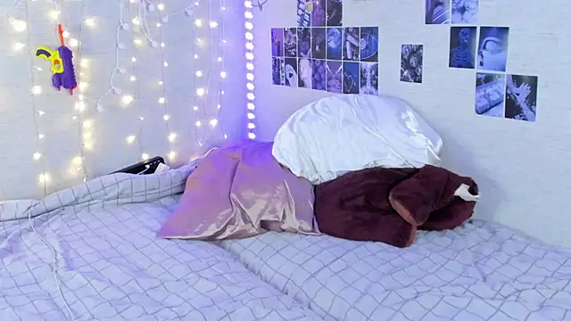 YunaPeace online show from February 2025 06:37:02 PM