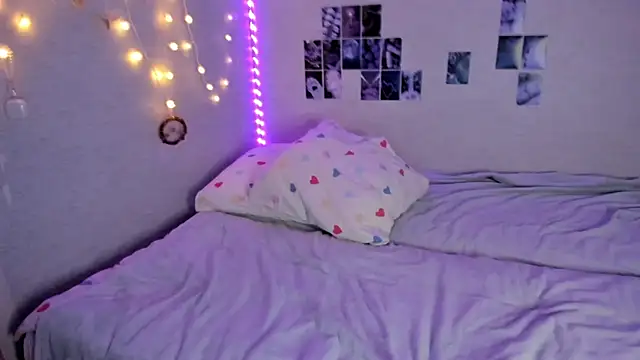 Snapshot of YunaPeace chatting on November 2025 09:53:01 AM YunaPeace online show from November 2025 09:53:01 AM