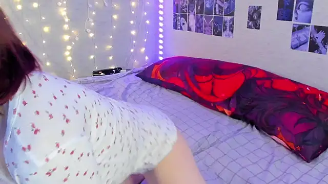 YunaPeace online show from January 2025 03:00:01 PM