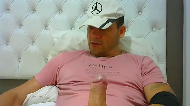 altenori112 online show from February 2026 11:01:02 PM