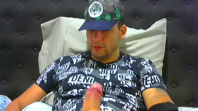 altenori112 online show from February 2026 10:54:01 PM