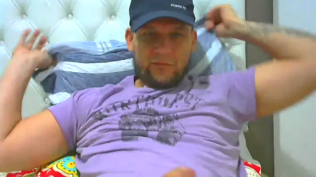 altenori112 online show from February 2026 11:33:01 PM