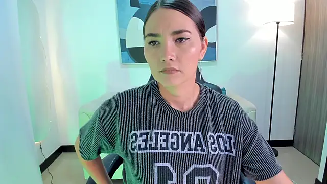 Snapshot of SaraParker_ chatting on November 2025 11:43:02 PM SaraParker online show from November 2025 11:43:02 PM