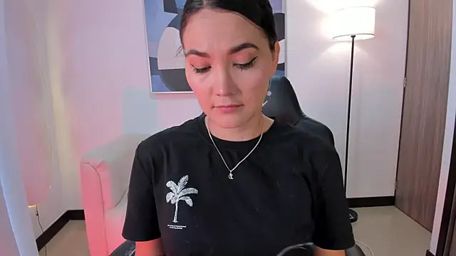 SaraParker  online show from June 2026 09:37:02 PM
