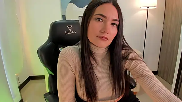 Snapshot of SaraParker_ chatting on October 2025 04:18:01 PM SaraParker online show from October 2025 04:18:01 PM