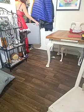 Snapshot of Emily_English57 chatting on December 2025 09:37:02 AM Emily English57 online show from December 2025 09:37:02 AM