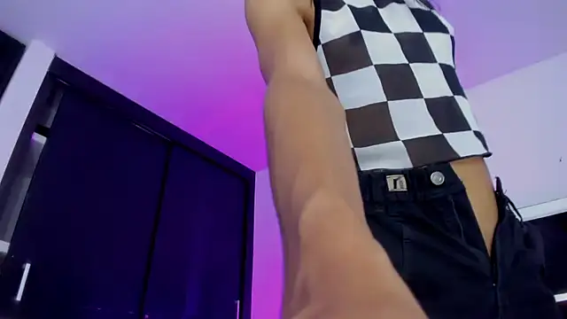 Sammybitchx online show from March 2026 07:27:02 PM