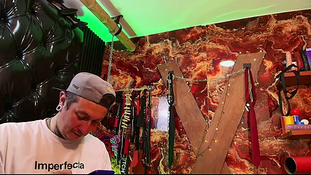 boy n girl online show from March 2026 09:46:02 PM