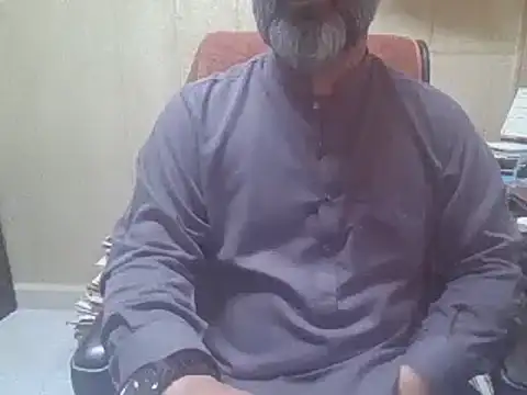 Snapshot of hairymaster95 chatting on October 2025 04:03:02 AM hairymaster95 online show from October 2025 04:03:02 AM
