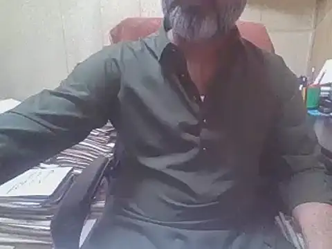 hairymaster95 online show from November 2025 04:17:02 AM