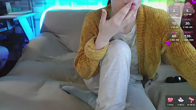 Snapshot of CamBugsBunny chatting on February 2026 12:27:01 PM CamBugsBunny online show from February 2026 12:27:01 PM