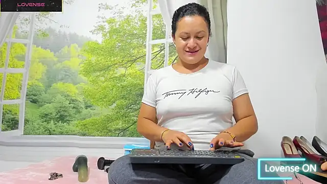 nikool32 online show from February 2026 09:28:01 AM