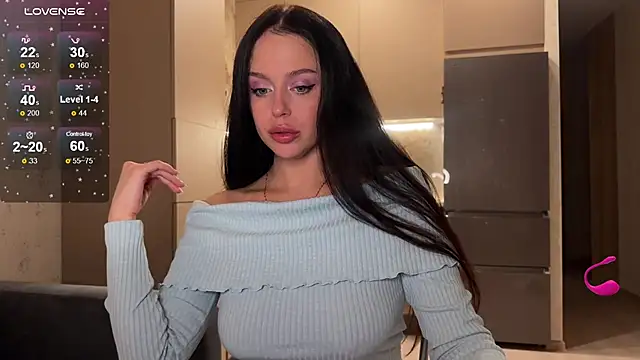 Megan Nilson online show from April 2026 06:44:02 PM