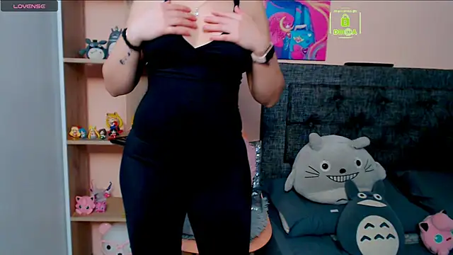 Snapshot of dolly_saylor chatting on February 2025 06:37:01 PM dolly saylor online show from February 2025 06:37:01 PM