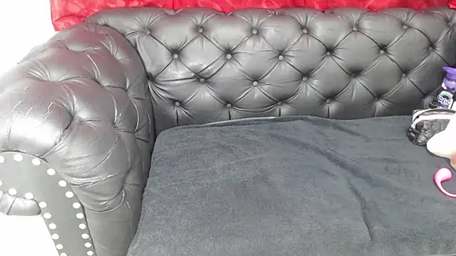 Kerly Doll online show from October 2025 12:17:01 PM
