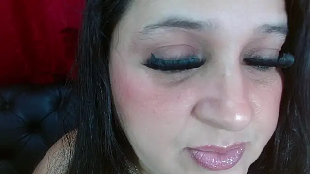 Kerly Doll online show from December 2025 01:14:02 PM