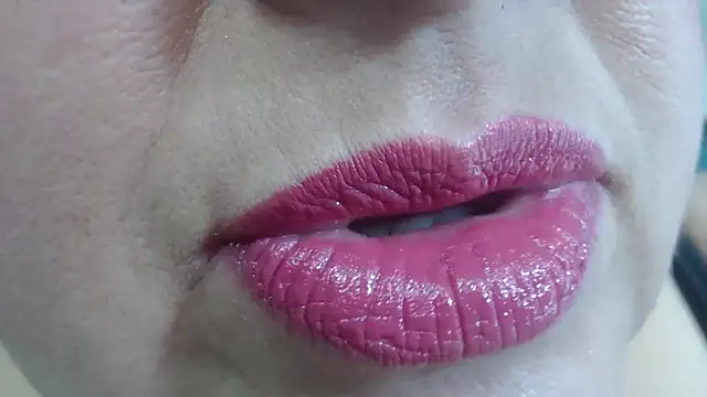 Kerly Doll online show from February 2026 01:18:01 PM