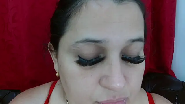 Kerly Doll online show from December 2025 12:31:02 PM