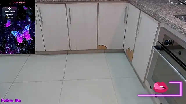 Snapshot of Kerly_Doll chatting on October 2025 12:09:01 PM Kerly Doll online show from October 2025 12:09:01 PM