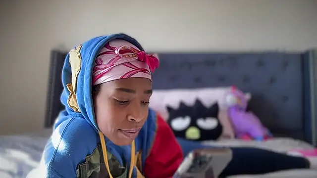 Snapshot of Cum2Charm chatting on November 2025 05:40:01 PM Cum2Charm online show from November 2025 05:40:01 PM